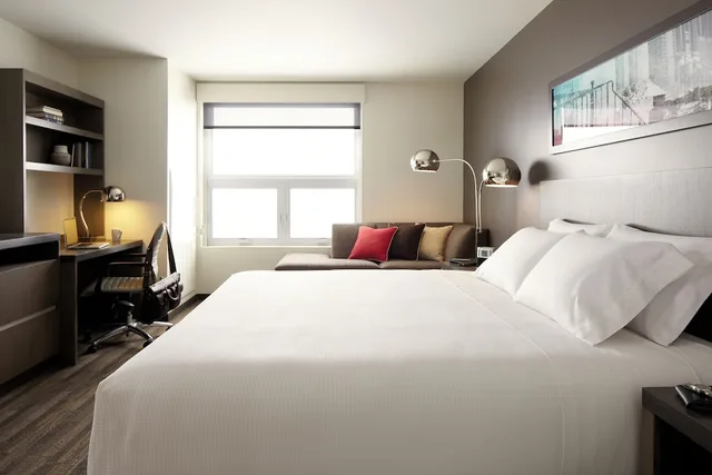 Room, King Bed, Sofa, Den، Hyatt House Schenectady / Mohawk Harbor 1/1