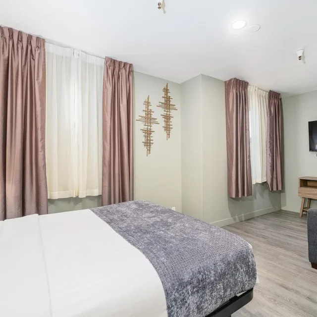 Superior, Queen Bed, Urban Boutique Hotel 6/10