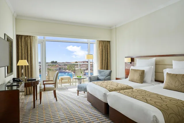 Deluxe, Twin Beds, Pool View, Steigenberger Pyramids Cairo 1/3