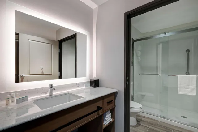 جناح بسرير كينج بغرفة نوم واحدة مع أريكة، Homewood Suites by Hilton Santa Clarita 2/4