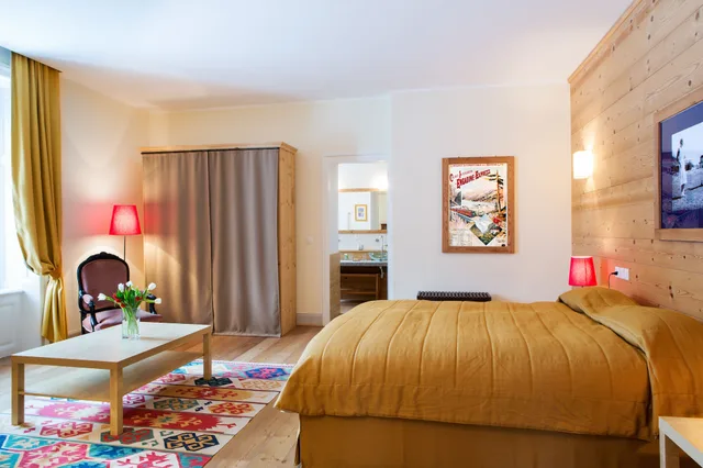 شقة بسرير كوين مع أريكة، Maloja Palace 4/6