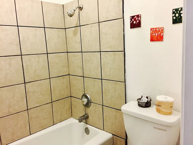 غرفة ديلوكس ثلاثية بسريرين مزدوجين، Maple Inn Suites 2/2