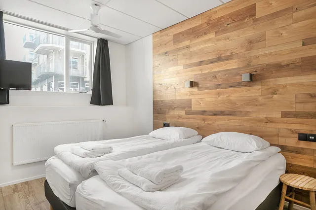 Basement, Studio, Twin Beds، Einholt Apartments 2/6