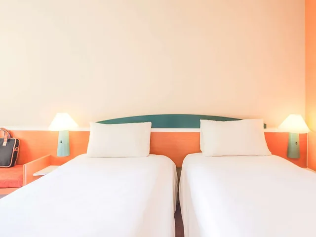 غرفة بسريرين مزدوجين، Ibis Guadalajara Expo 3/6