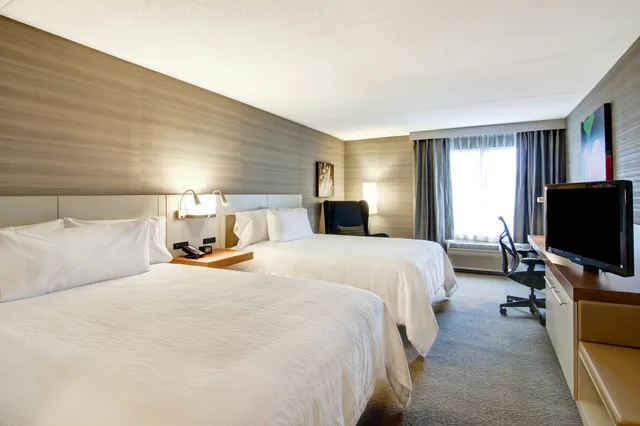 غرفة بسريرين كوين، Hilton Garden Inn Toronto Mississauga 1/3