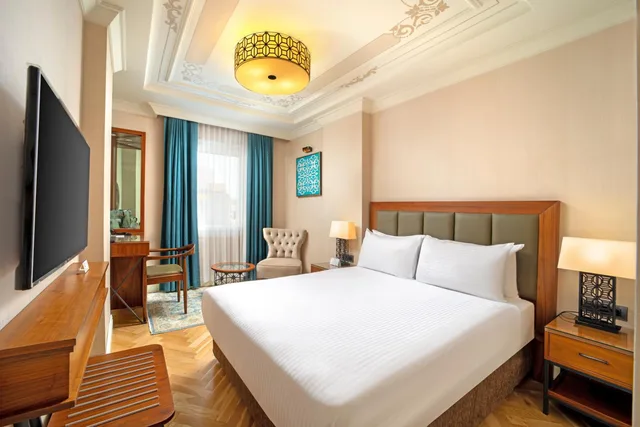 French, Twin Beds, Street View، Golden Age Hotel Taksim 8/10