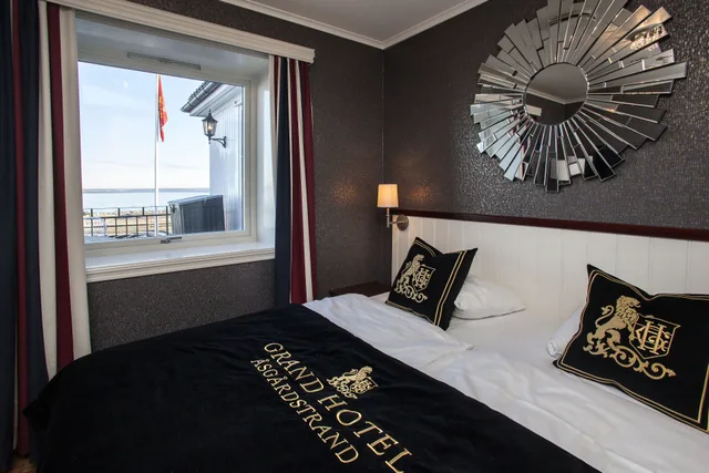 جناح، Grand Hotel Asgardstrand 1/7