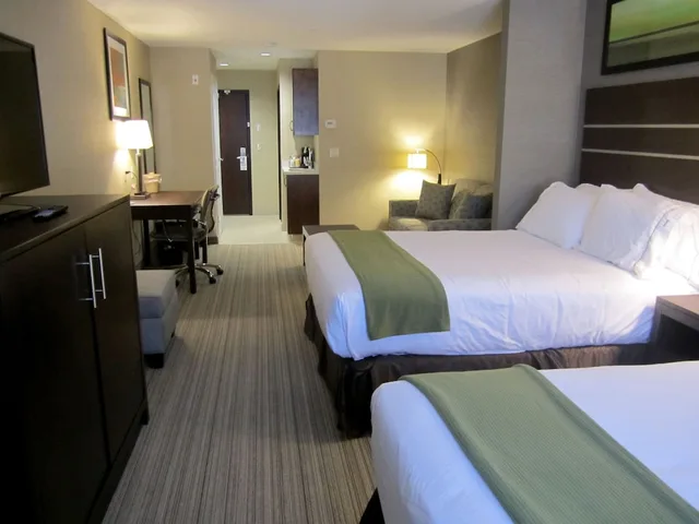 غرفة قياسية بسريرين كوين لذوي الإعاقة، HOLIDAY INN EXPRESS GOLDEN KICKING HORSE 1/3