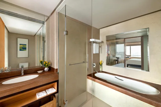 غرفة كلوب بريميير بسرير كينج وسرير كوين، Kerry Hotel Pudong Shanghai 2/2