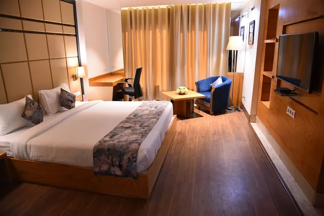 غرفة تنفيذية بسرير كينج بإطلالة على المدينة، Hotel Narayanam 8/10