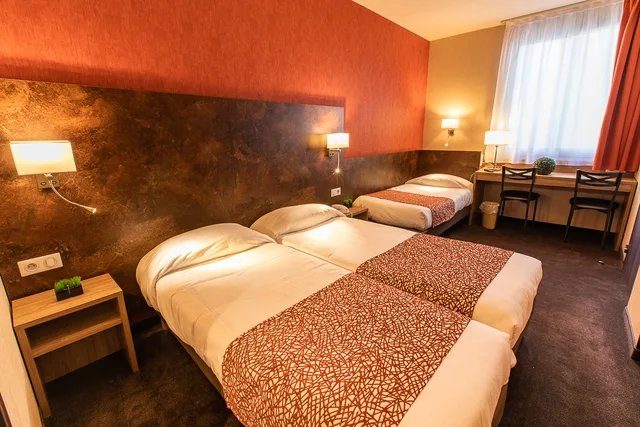غرفة قياسية ثلاثية، Gloria & Avenue Hotel 1/1