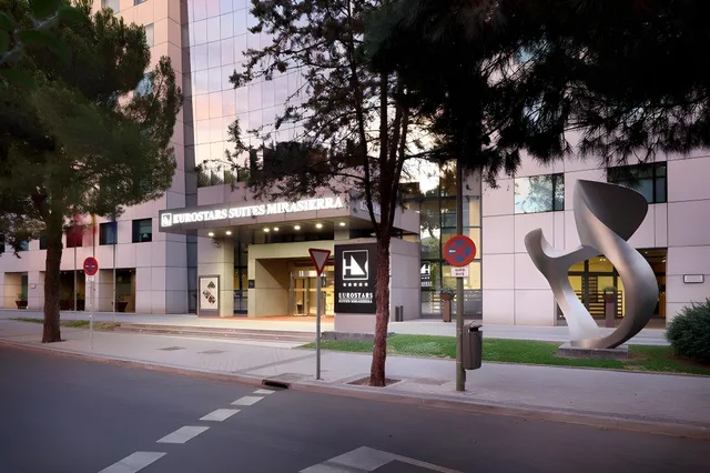 غرفة ثلاثية، Eurostars Suites Mirasierra 2/2