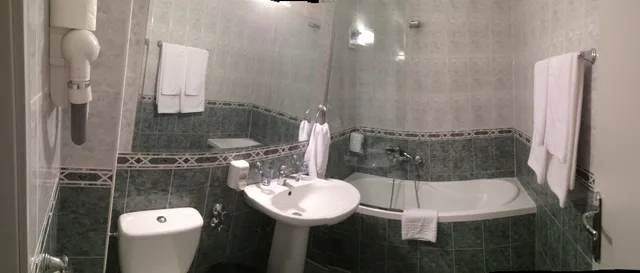 جناح جونيور عائلي، Hotel Rex Belgrade 2/2