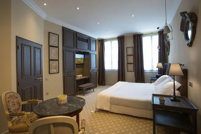 غرفة بريستيج بسرير كينج، Hotel D Europe 2/2