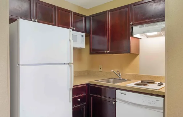 استوديو ديلوكس بسريرين مزدوجين مع أريكة، Extended Stay America - Atlanta - Alpharetta-Northpoint-West 7/8
