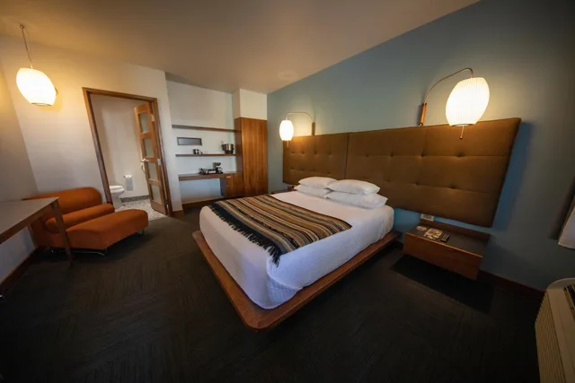 غرفة بسرير كوين، Modern Hotel And Bar 3/10
