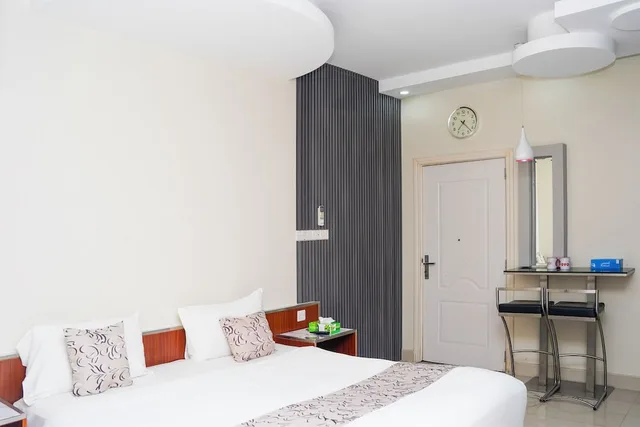 غرفة قياسية بسرير كينج، Oyo 129 Al Bayrahaa Hotel Apartment 1/5