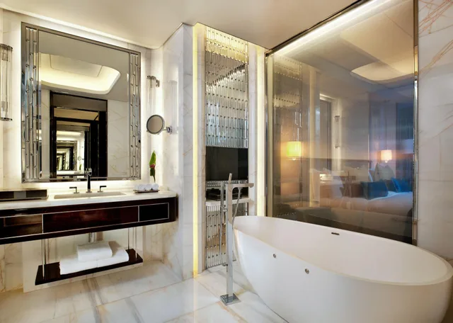 Guest Room, Skyline View، The St Regis Shenzhen 2/3