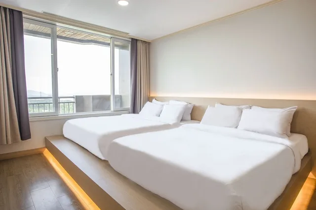 Kensington, Renovated, Junior Suite, 3 Double Beds، Kensington Resort Gyeongju 1/7