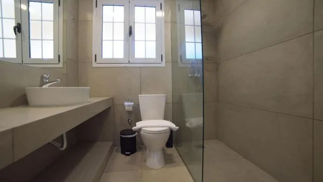 جناح عائلي سوبيريور بسرير كينج بغرفتين مع أريكة، Akron Seascape Resort 3/8