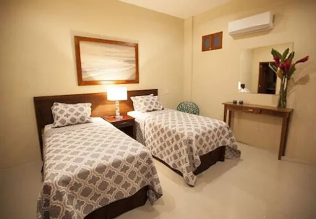 Classic, Twin Beds, Paraiso Granada 1/3