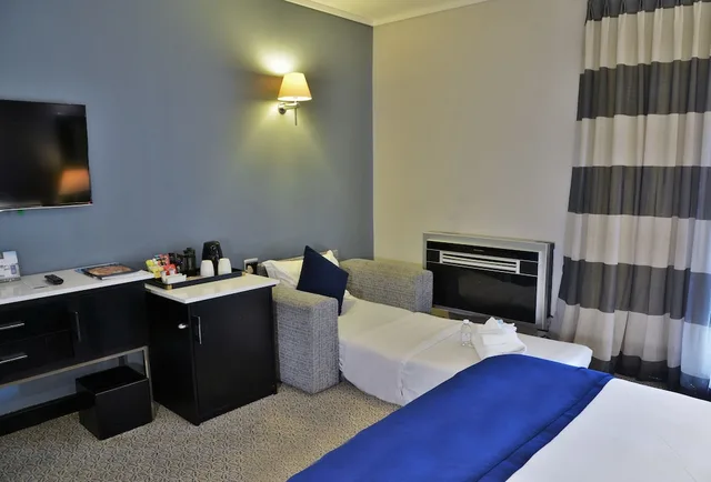 غرفة عائلية بسرير مزدوج، The Commodore Hotel 9/10