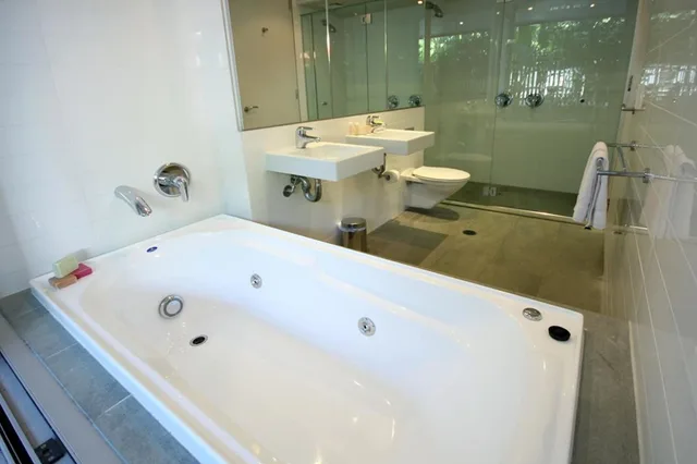 3 Bedrooms, Apartment, Double and Twin Beds, Two Story، The Rise Noosa 10/10