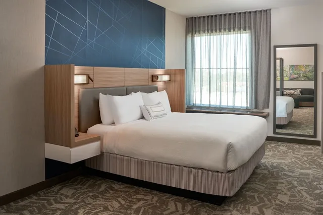 Suite, King Bed, Sofa, SpringHill Suites by Marriott Winter Park 2/7