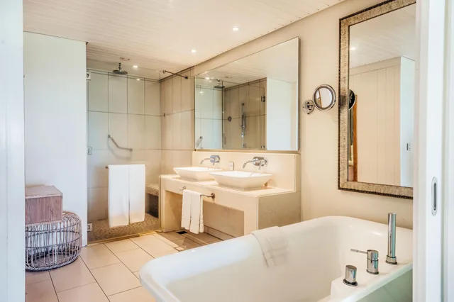 Premium Garden Room، Radisson Blu Azuri Resort and Spa 2/2