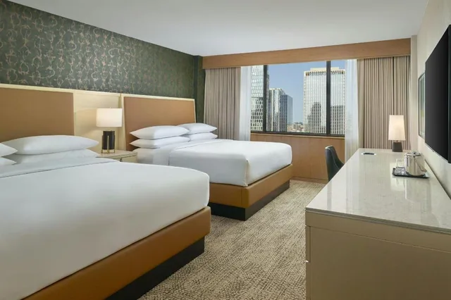غرفة بريميير بسريرين كينج بإطلالة على المدينة مع دخول صالة النادي، Sheraton Grand Nashville Downtown 1/4
