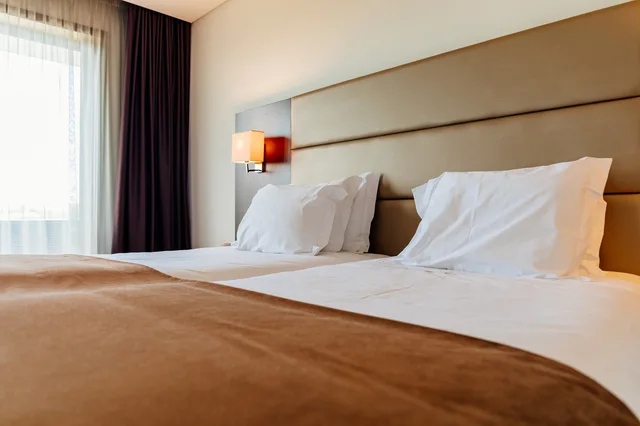 Room, Double or Twin Bed, with Child Extra Bed، Axis Porto Business & Spa Hotel 3/4