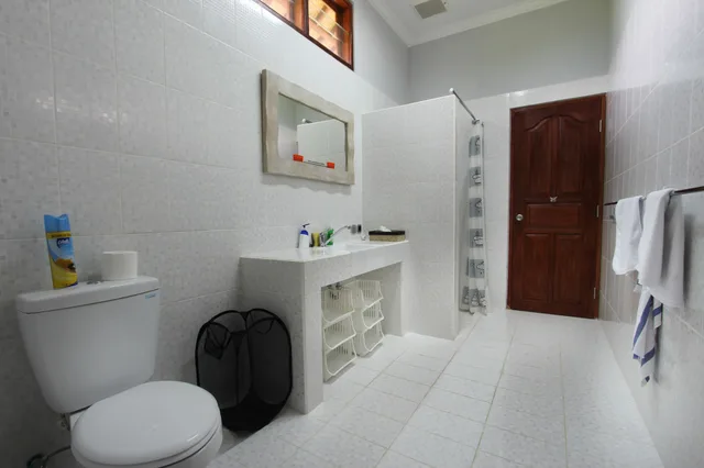 بنغل بسرير كينج، Bon Nyuh Bungalows 5/7