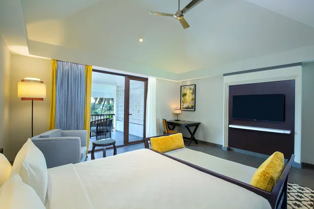 Chalet, King Bed, Lagoon View, Balcony، Radisson Resort Pondicherry Bay 4/10