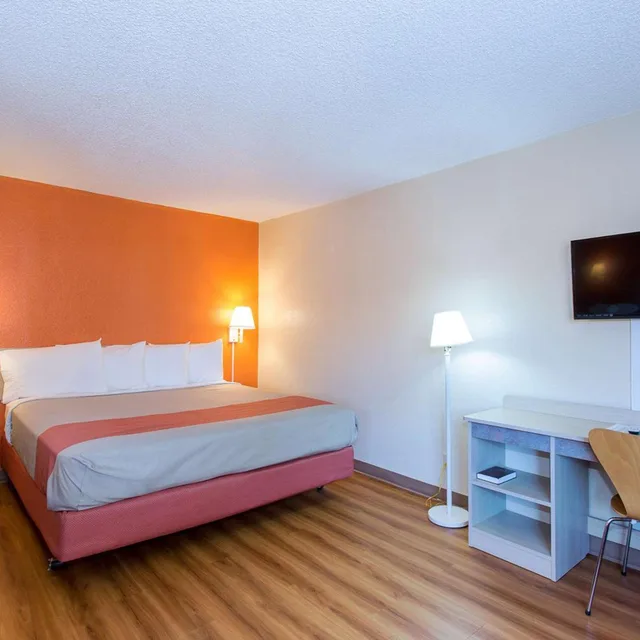 غرفة بسرير كينج، Cathedral Hill Hotel 1/10