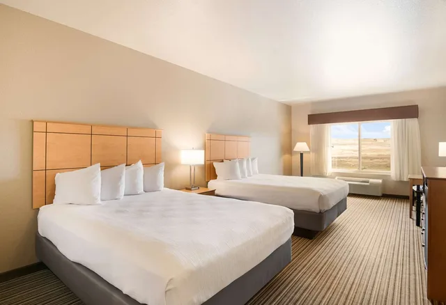 غرفة بسريرين كوين، Best Western Shelby Inn Suites 2/9