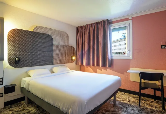 غرفة بسرير مزدوج لذوي الإعاقة، B&B HOTEL Marseille Parc Chanot 1/2