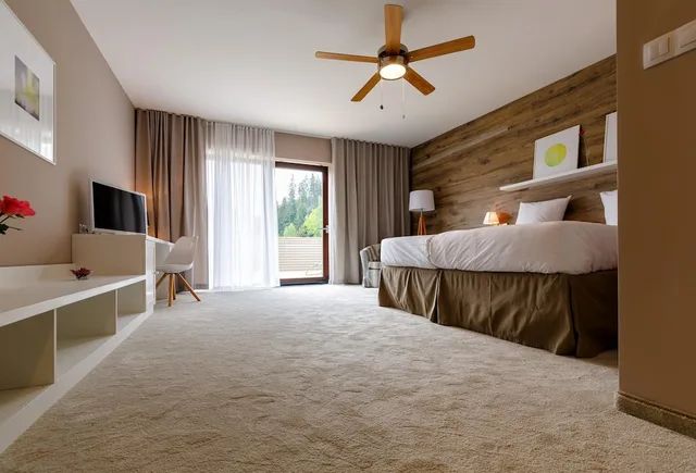 Superior, Queen Bed, Golf Course View, Balcony، Cihelny Golf & Wellness Resort 7/10