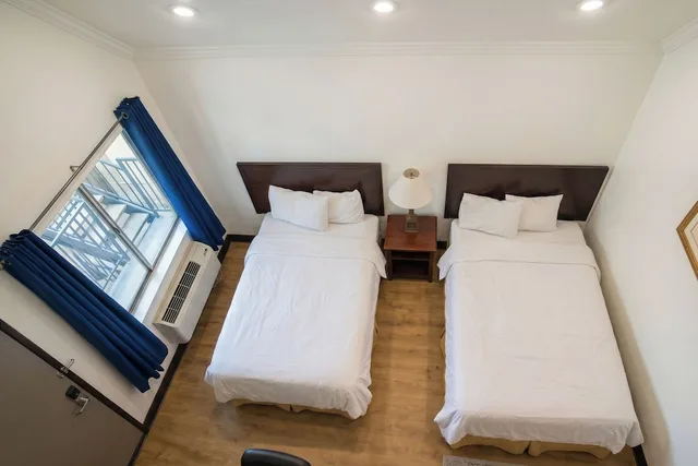 غرفة بسريرين مزدوجين، Sacramento Inn & Suites Cal Expo I-80 1/9