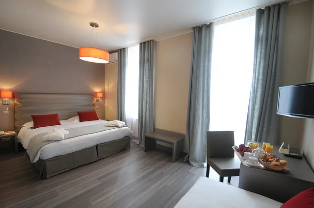 غرفة ديلوكس ثلاثية، Best Western Hotel des Orangers 1/3
