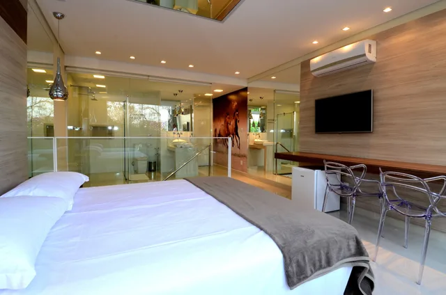 Deluxe, King Bed, Le Ville 3/4