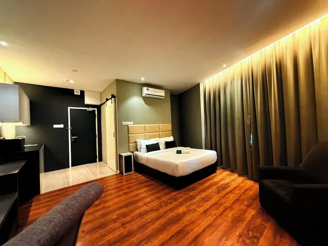 غرفة بريميوم بسرير كوين، Stirling Suites 3/3