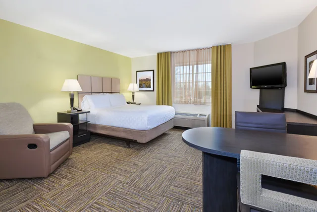 جناح استوديو بسرير كوين لذوي الإعاقة، CANDLEWOOD SUITES POLARIS 2/3