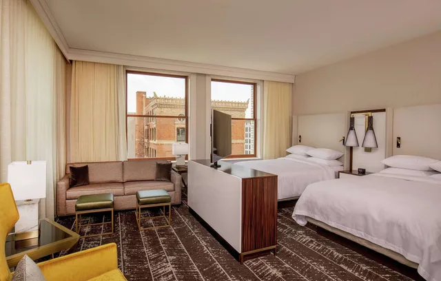 جناح جونيور بسريرين مزدوجين لذوي الإعاقة، DoubleTree by Hilton Youngstown Downtown 1/2