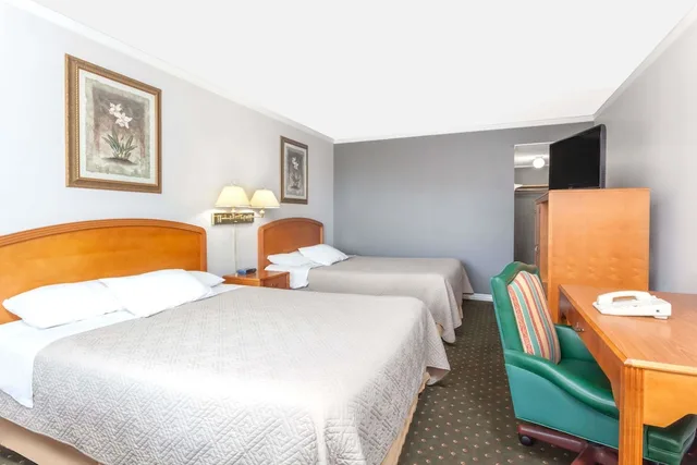 غرفة بسريرين كوين، Howard Johnson By Wyndham Niagara Falls 6/9