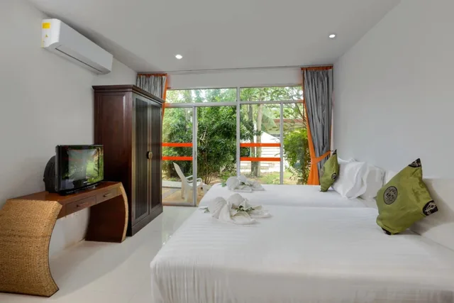 جناح بإطلالة على الحديقة بغرفة نوم واحدة، Phuket Sea Resort 4/5