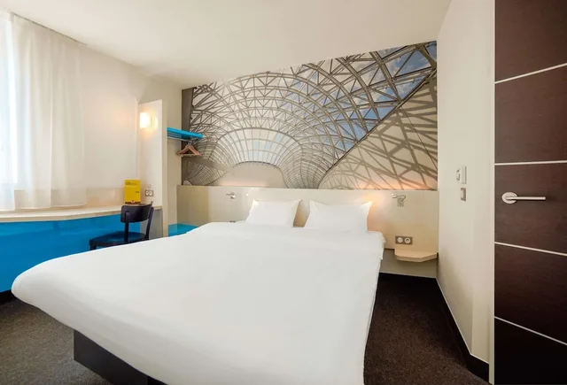 Standard, Queen Bed, B&B HOTEL Katowice Centrum 9/10