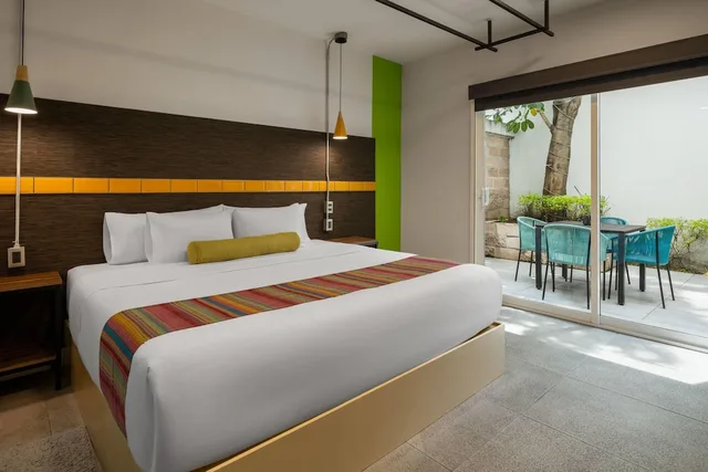 Suite, King Bed, Terrace, Hotel Estancias VIVE MX wtc CDMX, Trademark by Wyndham 2/6