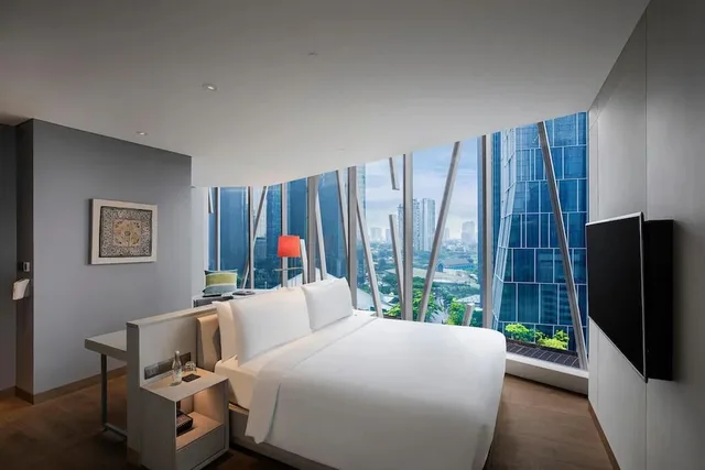 Premium, King Bed, City View, Discovery SCBD 4/5