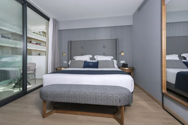 غرفة بريميوم بسريرين منفصلين بشرفة، Hotel Lima - Adults Recommended 6/10