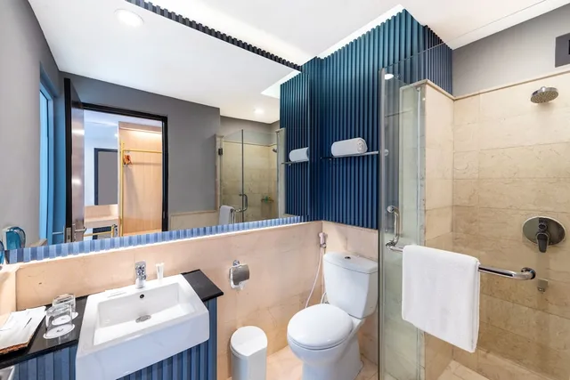 غرفة سوبيريور بشرفة، Oakwood Hotel and Apartments Taman Mini Jakarta 7/8
